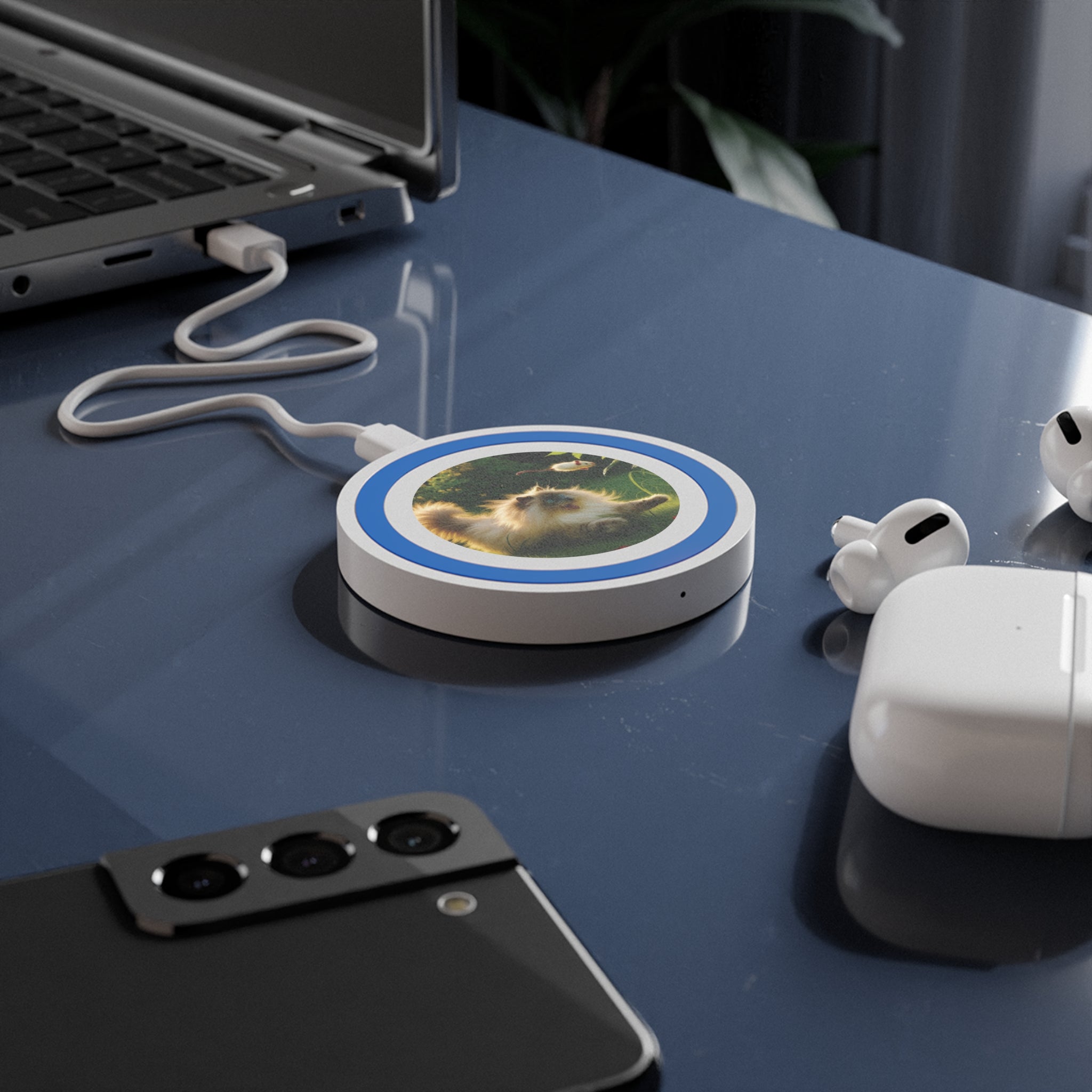 Quake Cat-Themed Wireless Charging Pad, Cute Gadget for Cat Lovers, Pet Accessory, Fun Home Décor, Animal Gifts, Unique Charging Station