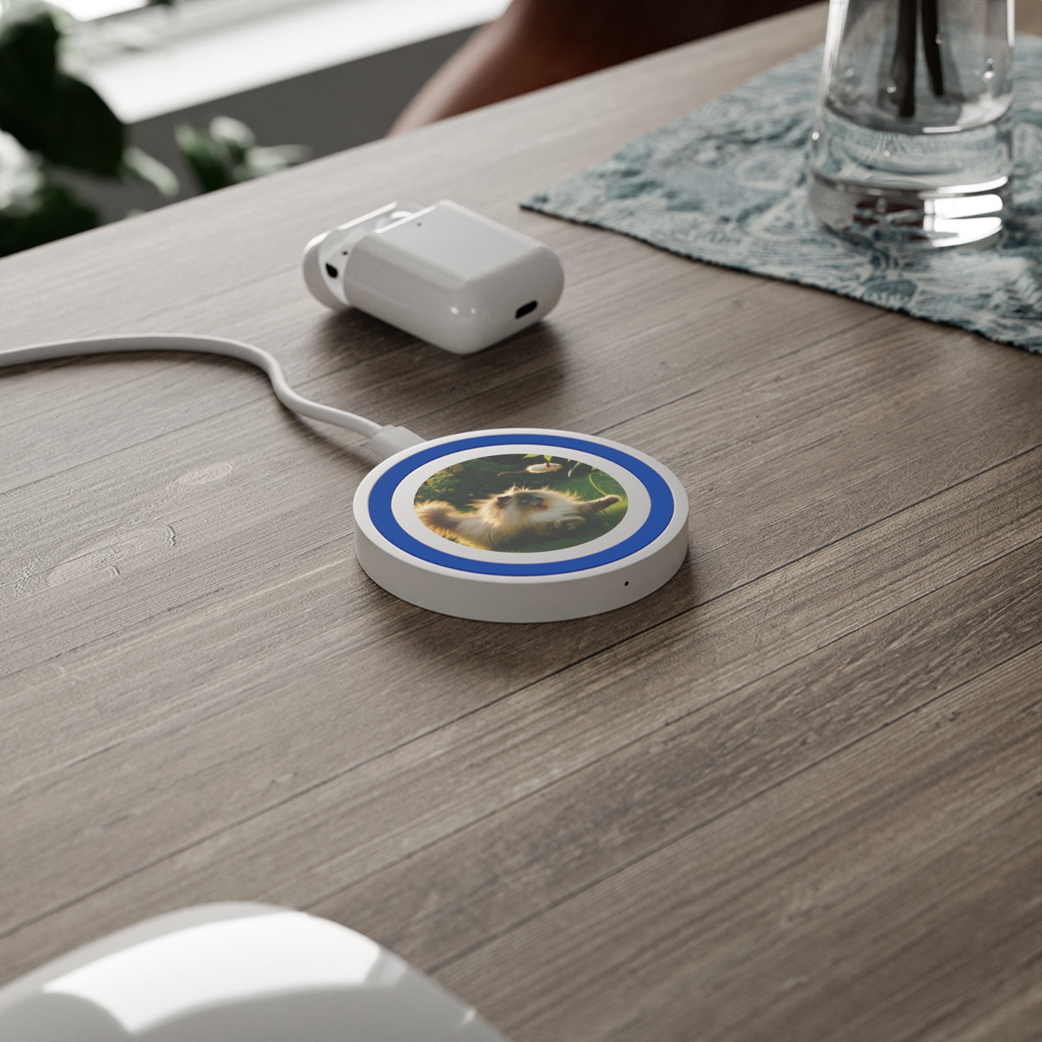 Quake Cat-Themed Wireless Charging Pad, Cute Gadget for Cat Lovers, Pet Accessory, Fun Home Décor, Animal Gifts, Unique Charging Station